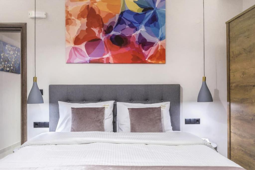 Menda Suite Heraklion Exteriör bild
