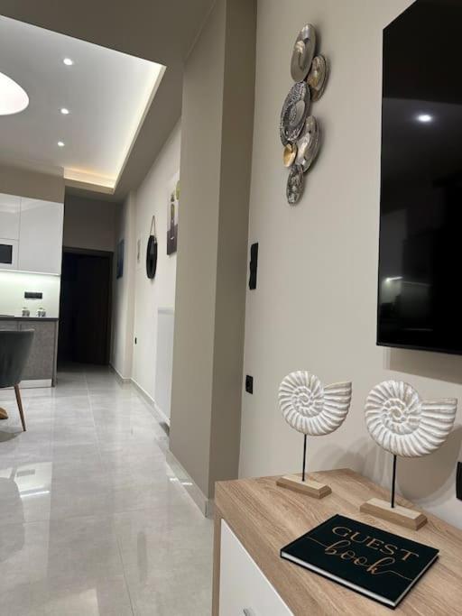 Menda Suite Heraklion Exteriör bild