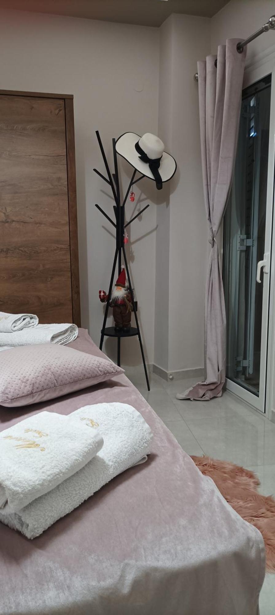 Menda Suite Heraklion Exteriör bild