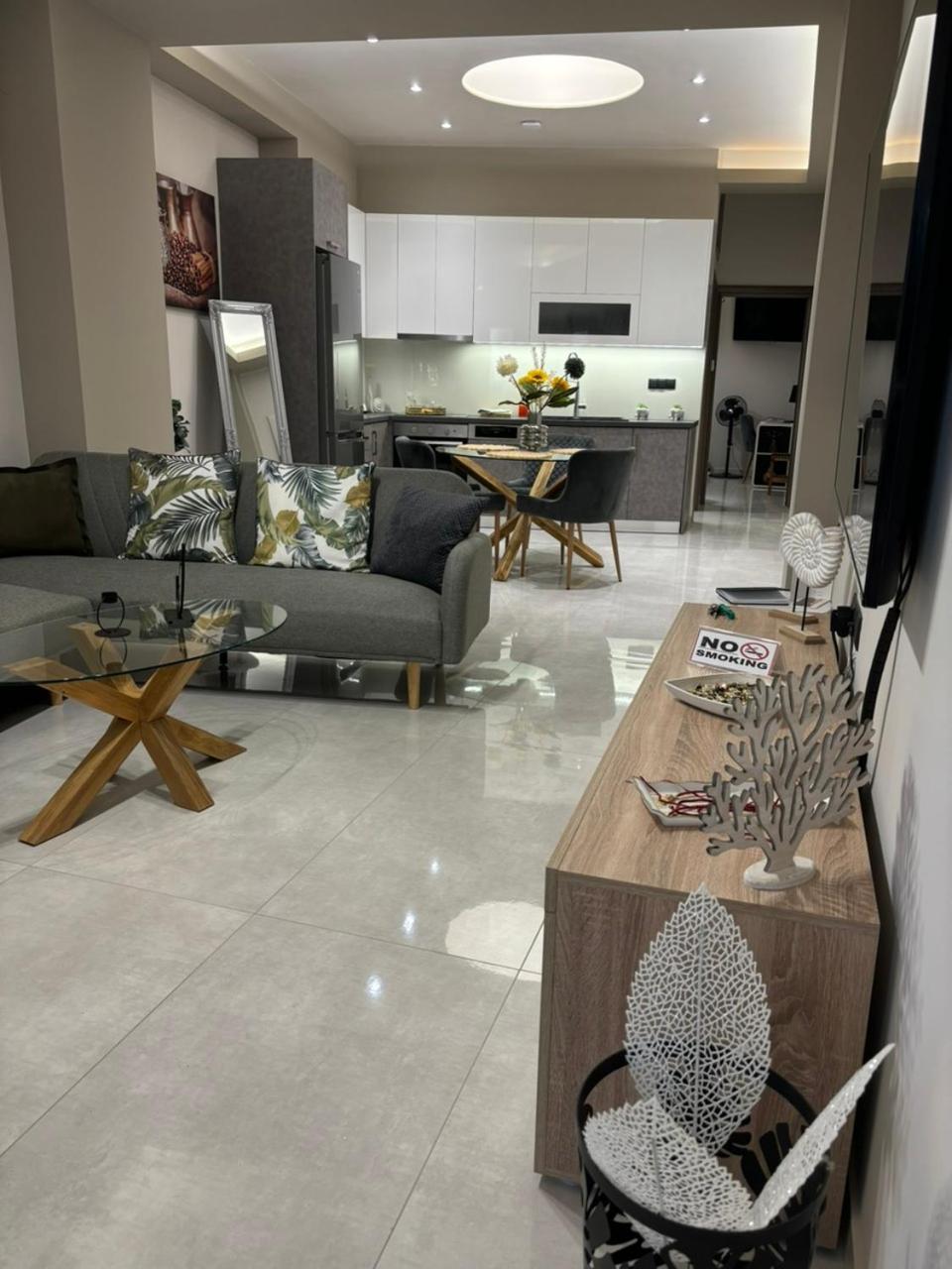Menda Suite Heraklion Exteriör bild